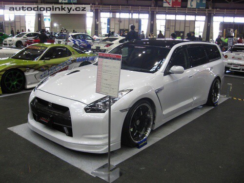 Nissan GT-E kombi