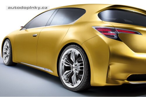 Lexus chyst� sportovn� hatchback