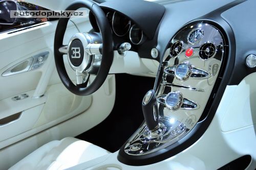Trio nov�ch Veyron� v Dubaji