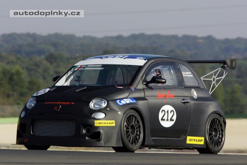 Fiat 500 s v�konem 360 kon�