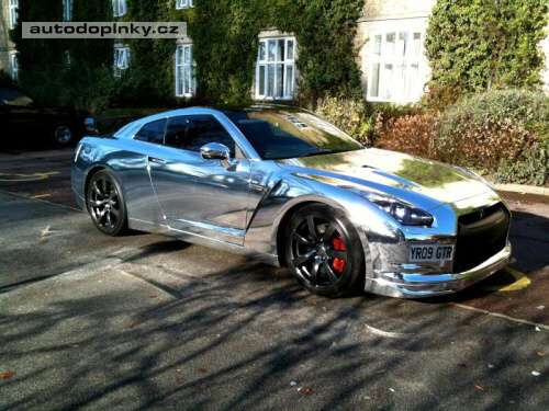 Nissan GT-R v chromu