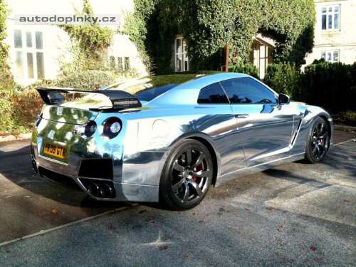Nissan GT-R v chromu