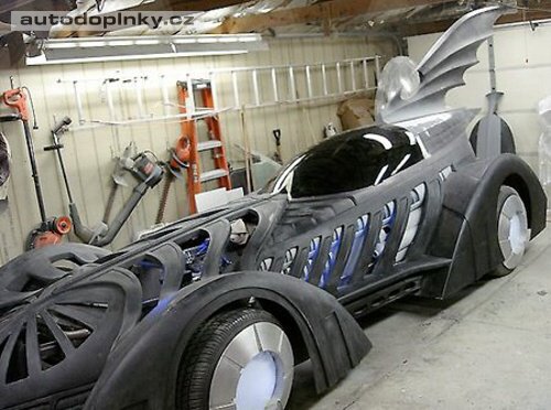 Batmobil z Batman Nav�dy