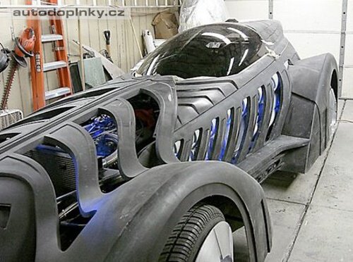 Batmobil z Batman Nav�dy