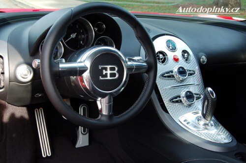 Bugatti Veyron v �erven�