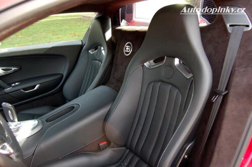 Bugatti Veyron v �erven�