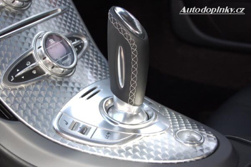 Bugatti Veyron v �erven�