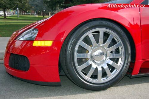 Bugatti Veyron v �erven�