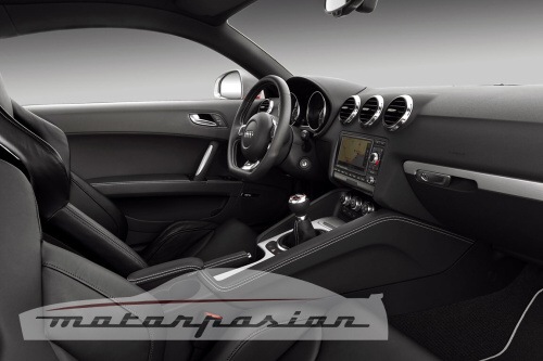 Nov� Audi TT-S ve fotografi�ch