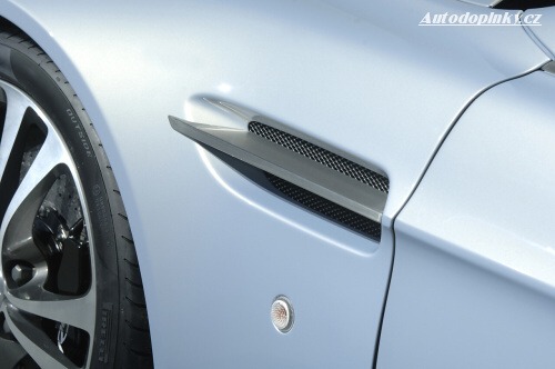 Nov� fotky Vantage RS