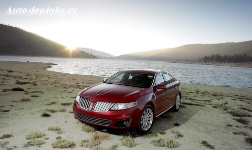 Lincoln m� vlajkovou lo� MKS