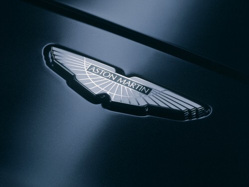 Aston Martin versus SLR