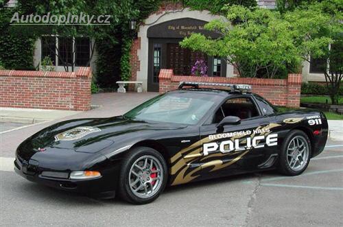 Policie v supersportech