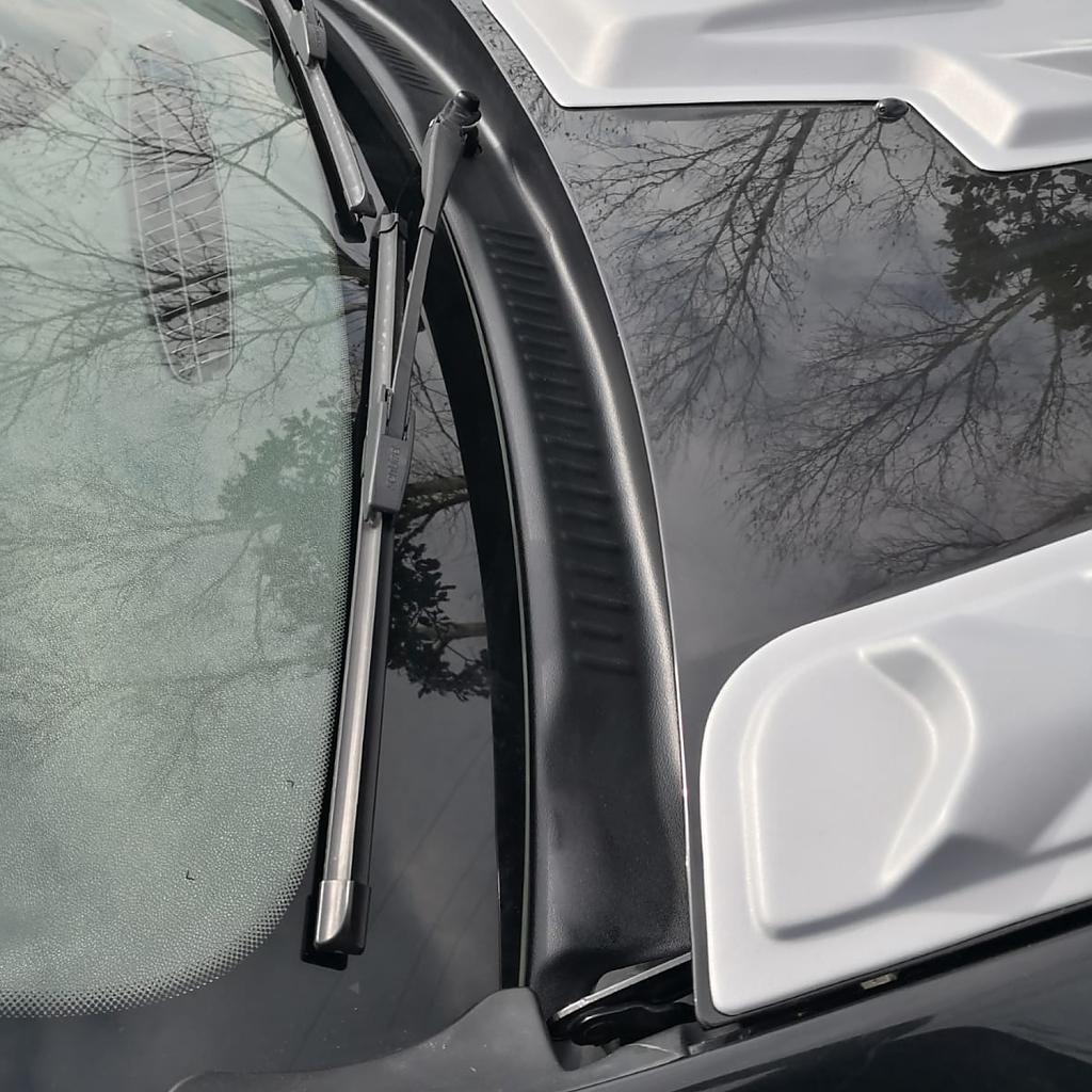 �aluzie zadn�ho mal�ho okna pro Dacia Duster