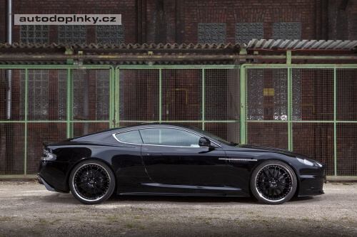 550 kon� pro Aston Martin DBS