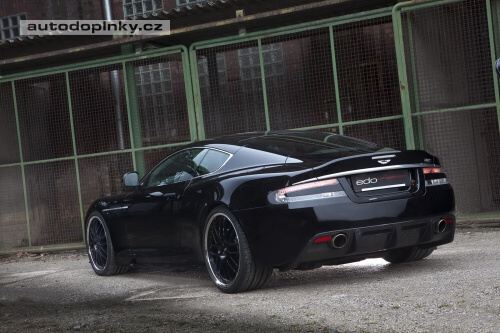 550 kon� pro Aston Martin DBS
