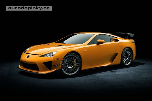 Lexus LFA s bal��kem N�rburgring