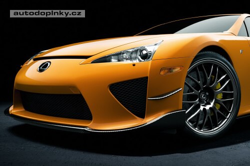 Lexus LFA s bal��kem N�rburgring