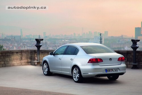 VW Passat B7 nab�dka motor�