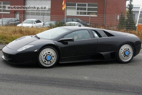 Lambo p�edstav� 700PS 12v�lec