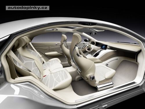 Mercedes p�edstavuje F800