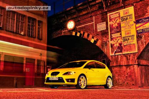 Seat Leon Cupra R v Brit�nii