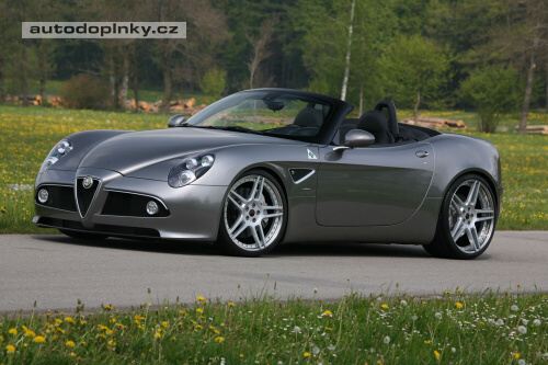 Alfa Romeo 8C Spider � 600 kon�