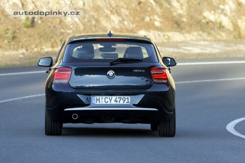 Jedni�kov� BMW v nov�m