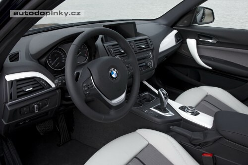 Jedni�kov� BMW v nov�m