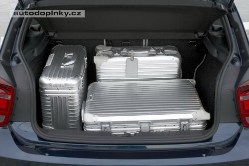 Jedni�kov� BMW v nov�m