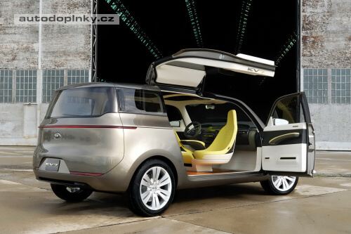 Kia KV7 s dve�mi Gullwing