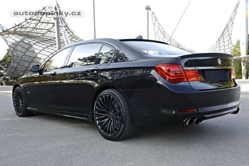 BMW 750Li � 720 kon�