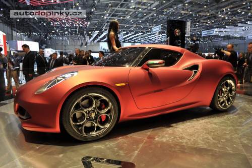 Alfa Romeo 4C v Goodwoodu