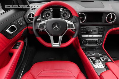 Nov� Mercedes SL ofici�ln�