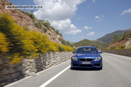 BMW p�edstavilo M5