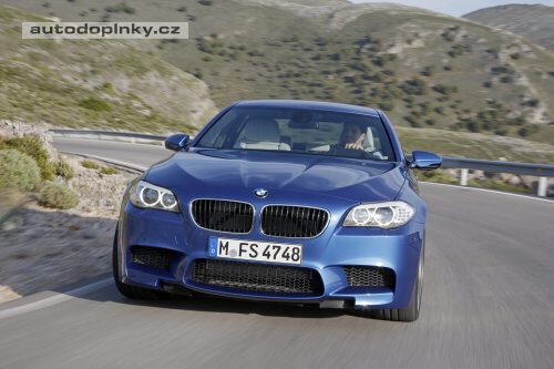 BMW p�edstavilo M5