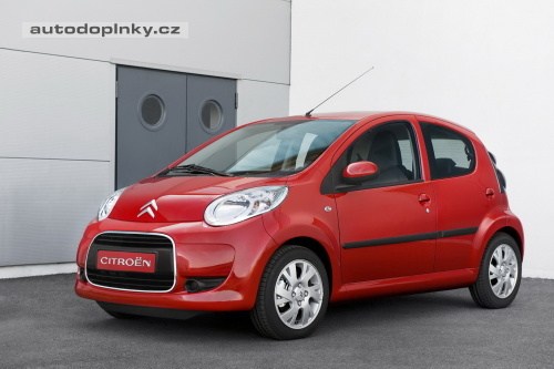 Citro�n chyst� DS1 a limuz�nu pro ��nu