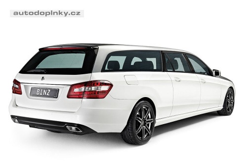 Mercedes E s dlouhou z�d�