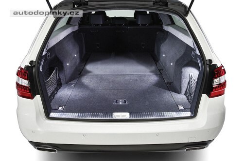 Mercedes E s dlouhou z�d�