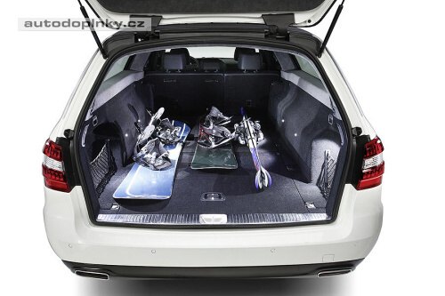 Mercedes E s dlouhou z�d�