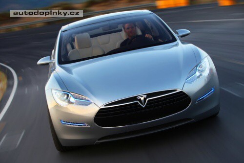 Tesla Model S se testuje