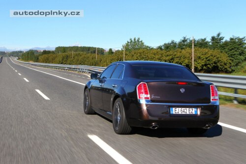 Lancia Thema se vrac�