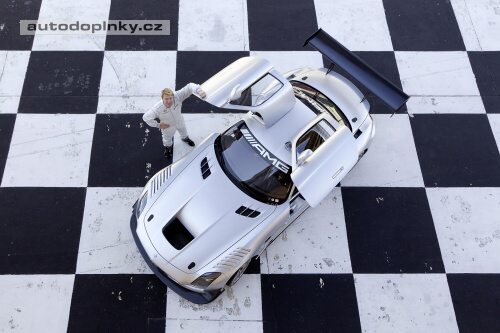 Hakkinen jde do SLS AMG