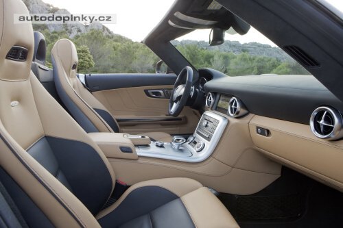 SLS AMG bez st�echy ofici�ln�