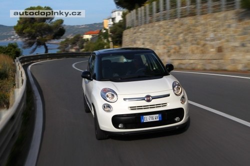 Fiat 500L u� v ��jnu
