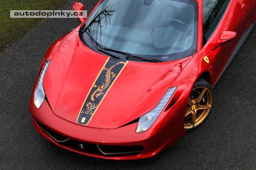 Ferrari 458 Italia � ��nsk� drak