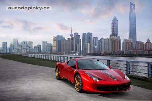 Ferrari 458 Italia � ��nsk� drak