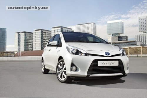 Toyota zah�jila v�robu hybridn�ho Yarisu
