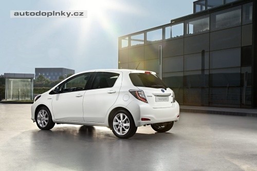Toyota zah�jila v�robu hybridn�ho Yarisu