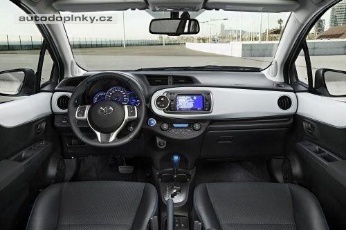 Toyota zah�jila v�robu hybridn�ho Yarisu